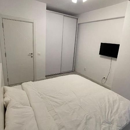 Santorini Residence Apartment Otopeni Eksteriør billede