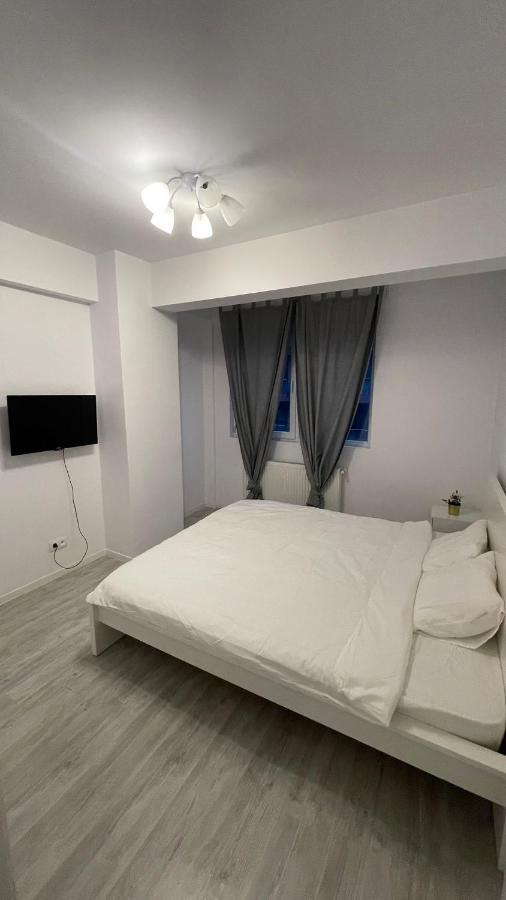 Santorini Residence Apartment Otopeni Eksteriør billede